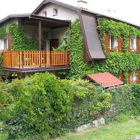 Modern Apartment In Carlsbad With Garden Karlsbad Exteriör bild