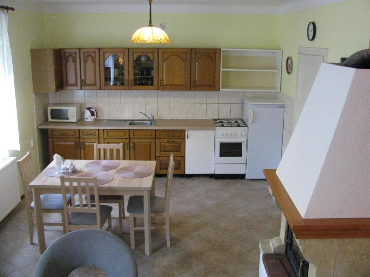 Modern Apartment In Carlsbad With Garden Karlsbad Exteriör bild